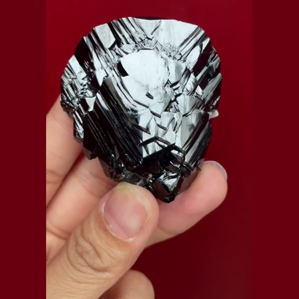 Cassiterite from Xuebaoding — complete view