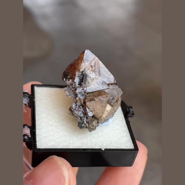 Scheelite from Yaogangxian — alternate view