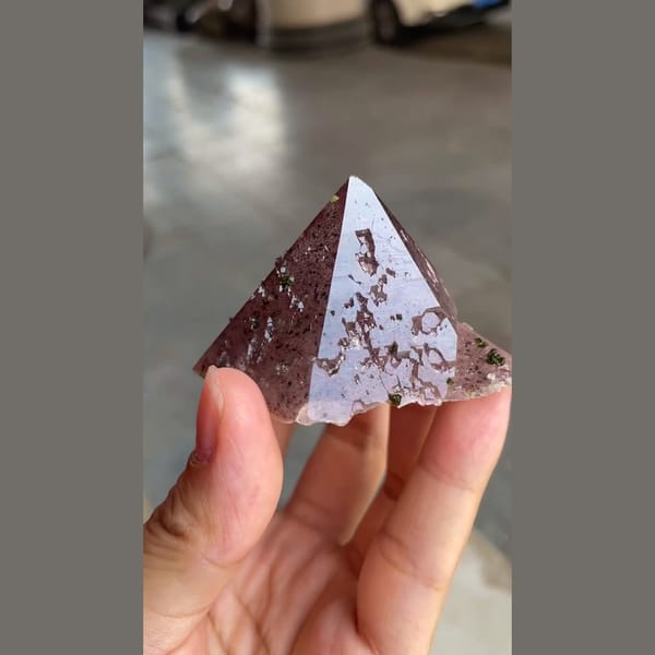 Meigu quartz with epidote and hematite tint — alternate view