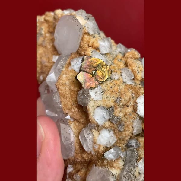 Iridescent chalcopyrite with fluorite and pyrite from Hubei — alternate view