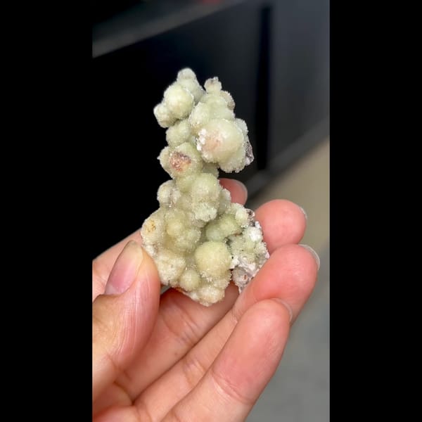 Green ball-habit fluorite from Qinglong — alternate view