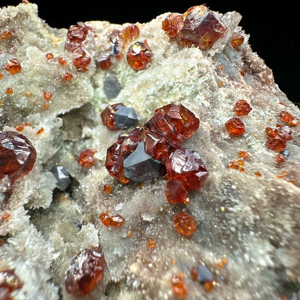 Gemmy red sphalerite with galena and quartz from Hunan — complete view