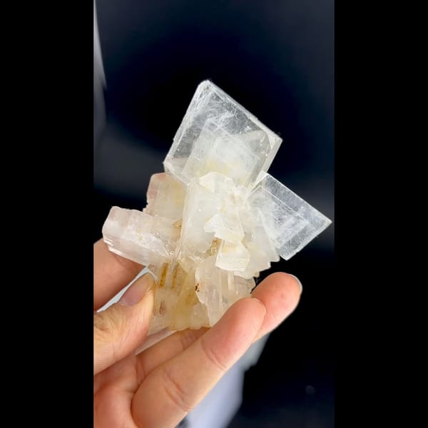 Clear to white tabular barite crystal cluster from Jinkouhe, Sichuan — alternate view