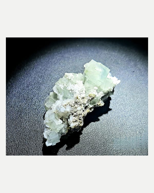 Complete narrow-end profile of the exact fluorite, calcite and arsenopyrite specimen