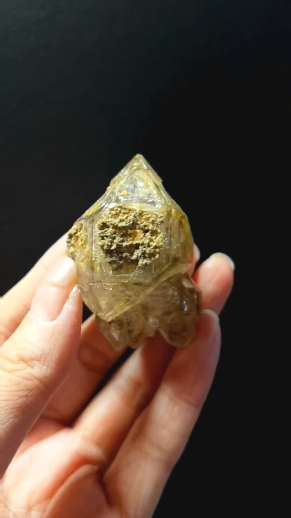 Complete front view of Golden Multi-Growth Skeletal Quartz from Pakistan