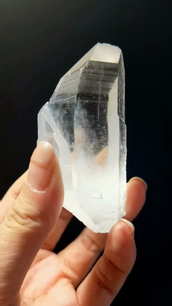 Complete side view of the exact Clear Quartz Crystal from Xuebaoding, Sichuan