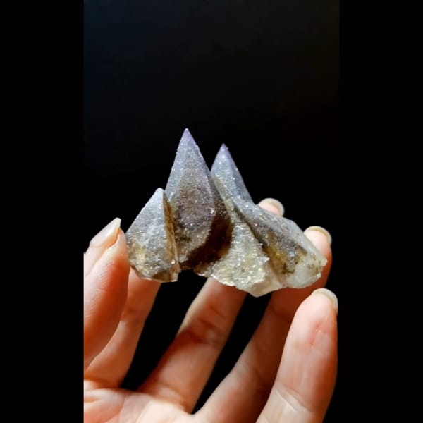 Pyramidal fluorite with dogtooth calcite from Guizhou — complete view