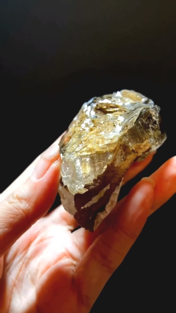 Complete reverse view of the exact Yellow-Clay Skeletal Quartz from Pakistan