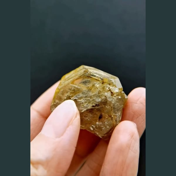 Yellow clay skeletal quartz from Pakistan — detail view