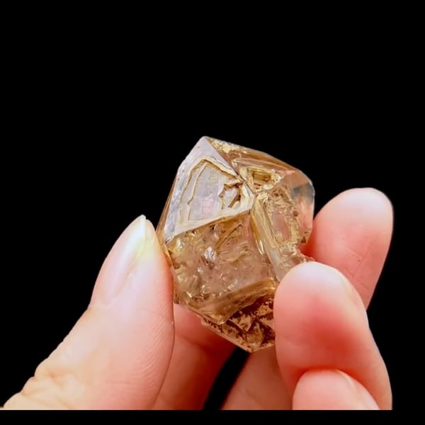 Four-window skeletal quartz from Pakistan — detail view