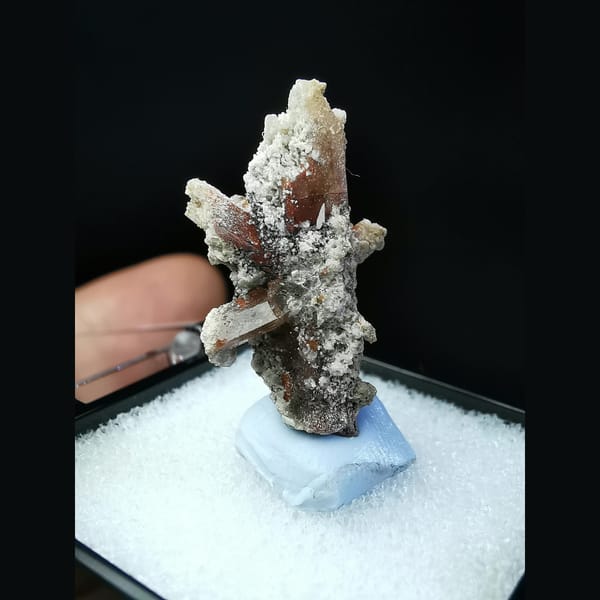 Flower-shaped wine-red topaz cluster from Mexico — alternate view