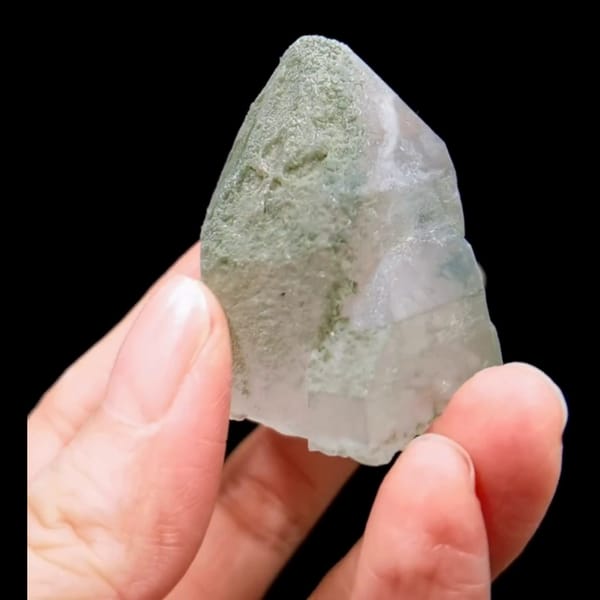 Green phantom quartz with calcite from Yaogangxian — alternate view