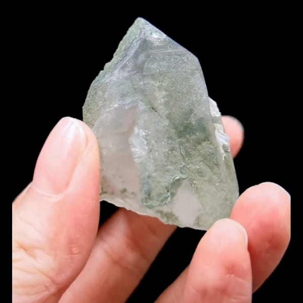 Green phantom quartz with calcite from Yaogangxian — alternate view