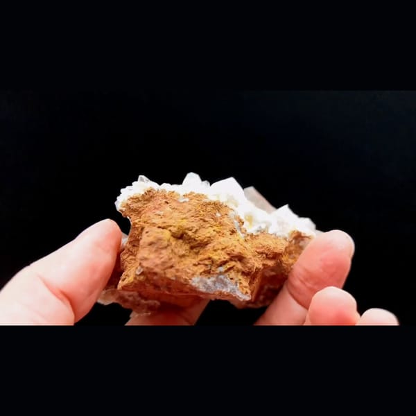 Red-core dogtooth calcite from Daye Hubei — detail view