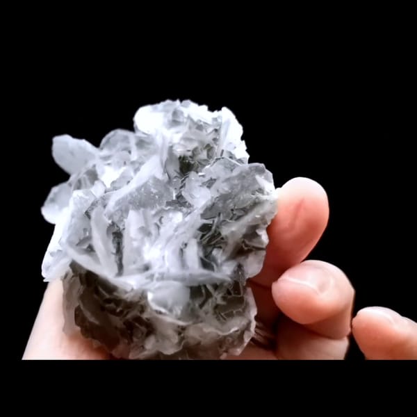 Rose petal calcite from Xianghualing — alternate view