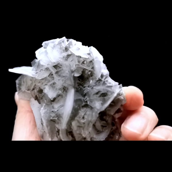 Rose petal calcite from Xianghualing — detail view