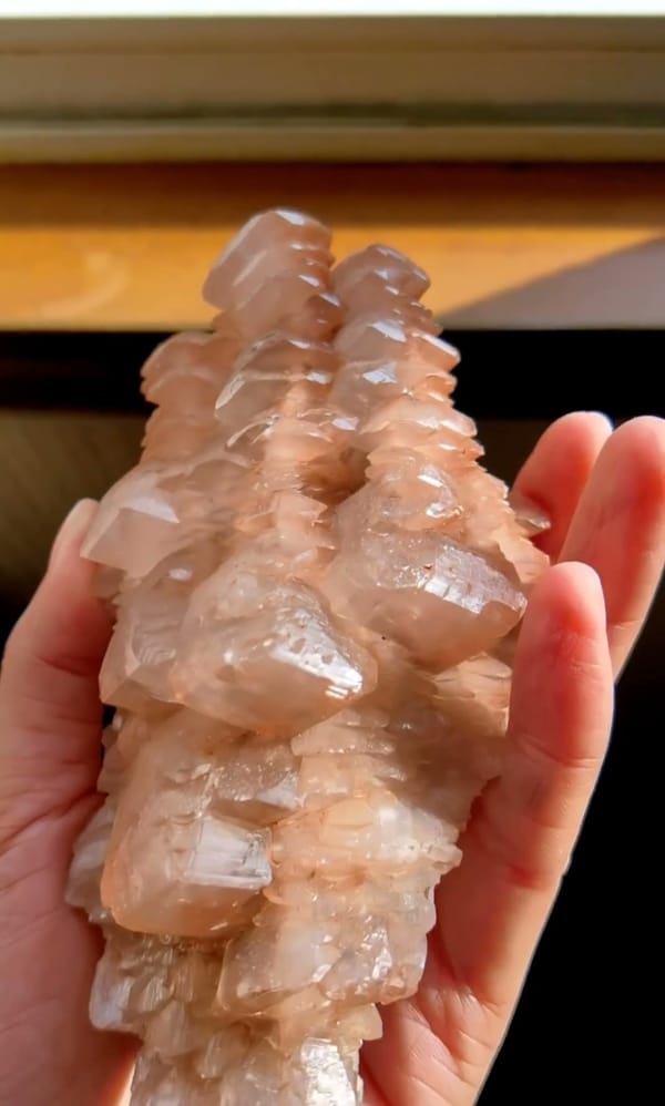 Complete side view of the exact Bicolour Tower Calcite from Daye