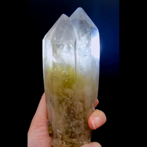 Yellow rutile citrine with tunnel from Congo — detail view
