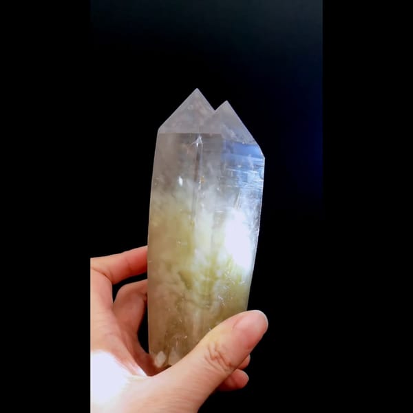 Yellow rutile citrine with tunnel from Congo — detail view