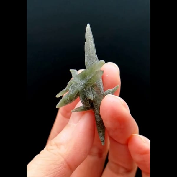 Double terminated green phantom quartz from Nepal — complete view