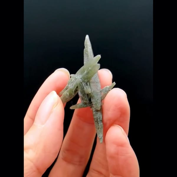 Double terminated green phantom quartz from Nepal — alternate view