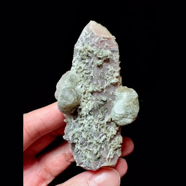 Purple sugary-coated quartz with green calcite from Inner Mongolia — complete view