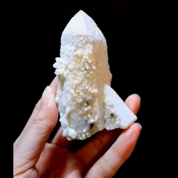 Candle quartz with tiny buds from Inner Mongolia — complete view