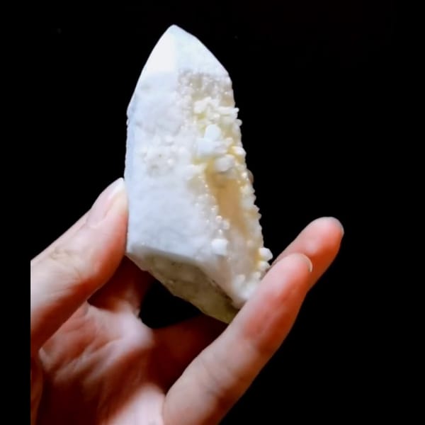 Candle quartz with tiny buds from Inner Mongolia — detail view