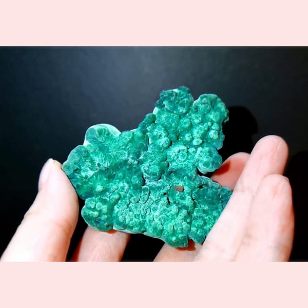 Cats-eye botryoidal malachite from the Congo — detail view