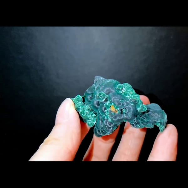 Cats-eye malachite from the Congo — detail view