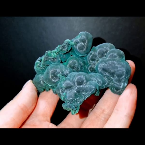 Larger cats-eye malachite from the Congo — alternate view
