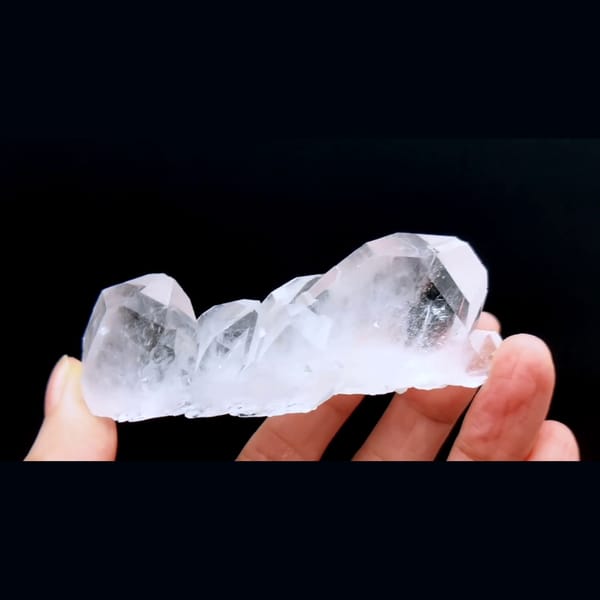 Heavy suture quartz from Pakistan — detail view