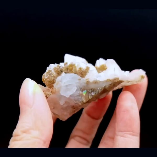 Fujian secondary quartz with fluorite freestanding — detail view