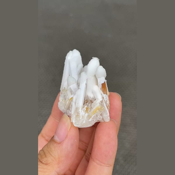 White quartz cluster with dolomite and calcite from Jinkouhe, Sichuan — alternate view