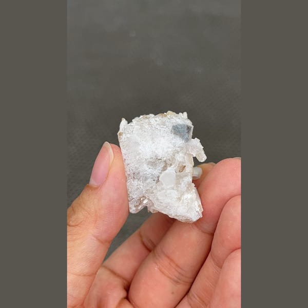 White quartz cluster with dolomite and calcite from Jinkouhe, Sichuan — detail view