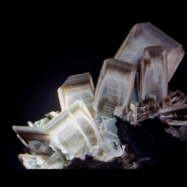 Golden tabular barite blade cluster from Henan — detail view