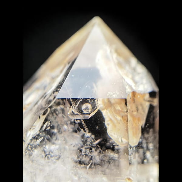 Skeletal enhydro quartz with moving bubble from Namibia — complete view