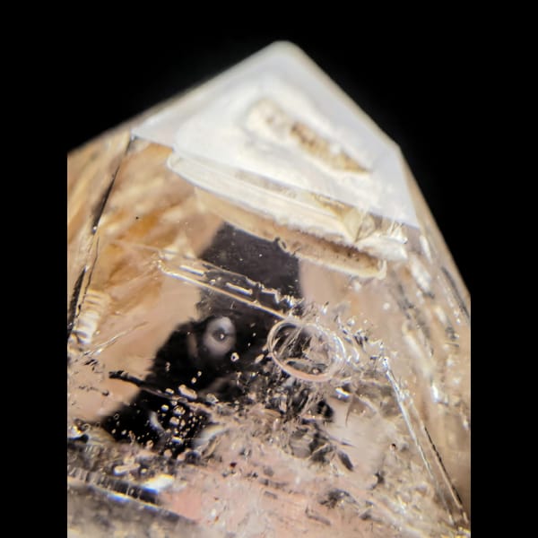 Skeletal enhydro quartz with moving bubble from Namibia — alternate view
