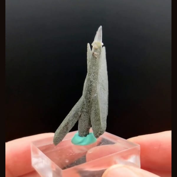 Green phantom quartz cluster from Nepal — detail view