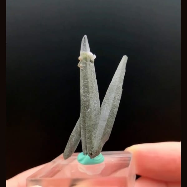 Green phantom quartz cluster from Nepal — detail view