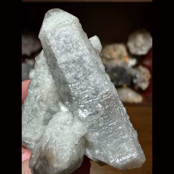 Double-terminated quartz cluster floater from Inner Mongolia — complete view
