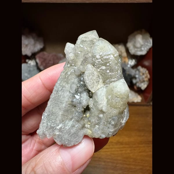 Double-terminated quartz cluster floater from Inner Mongolia — alternate view