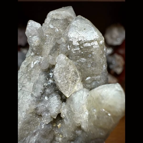 Double-terminated quartz cluster floater from Inner Mongolia — detail view