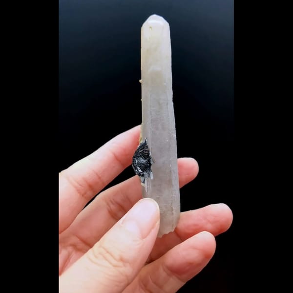 Quartz with specularite and calcite from Inner Mongolia — detail view
