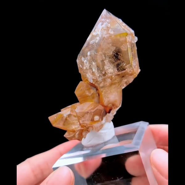 Large skeletal quartz flower from Namibia — detail view