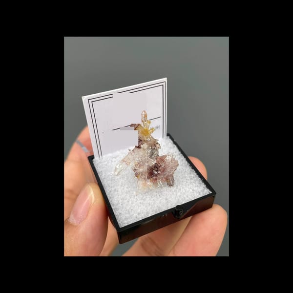 Two-tone creedite flower from Qinglong, Guizhou — alternate view