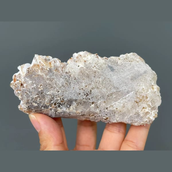 Frosted pale citrine point plate with dolomite from Jinkouhe, Sichuan — detail view