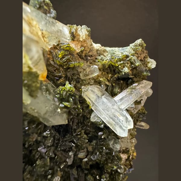 Epidote with double-terminated quartz from Sichuan — detail view