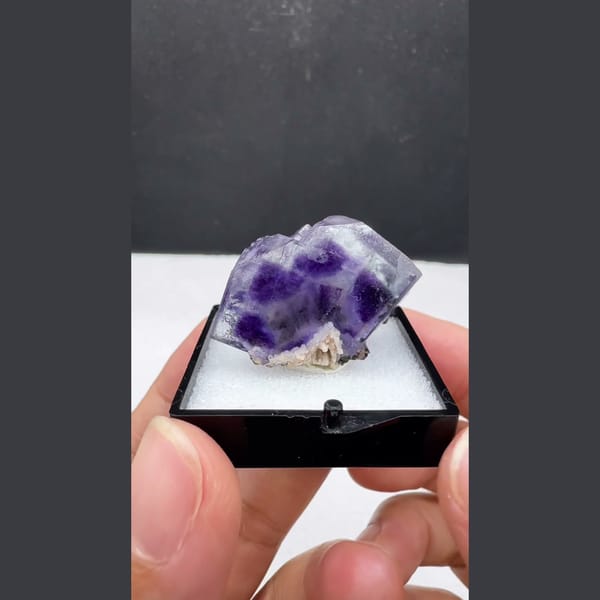 Purple Phantom Fluorite Yaogangxian 2.9 cm — complete view