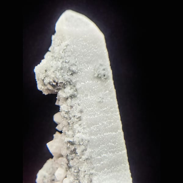 Candle quartz with octahedral fluorite from Inner Mongolia — alternate view